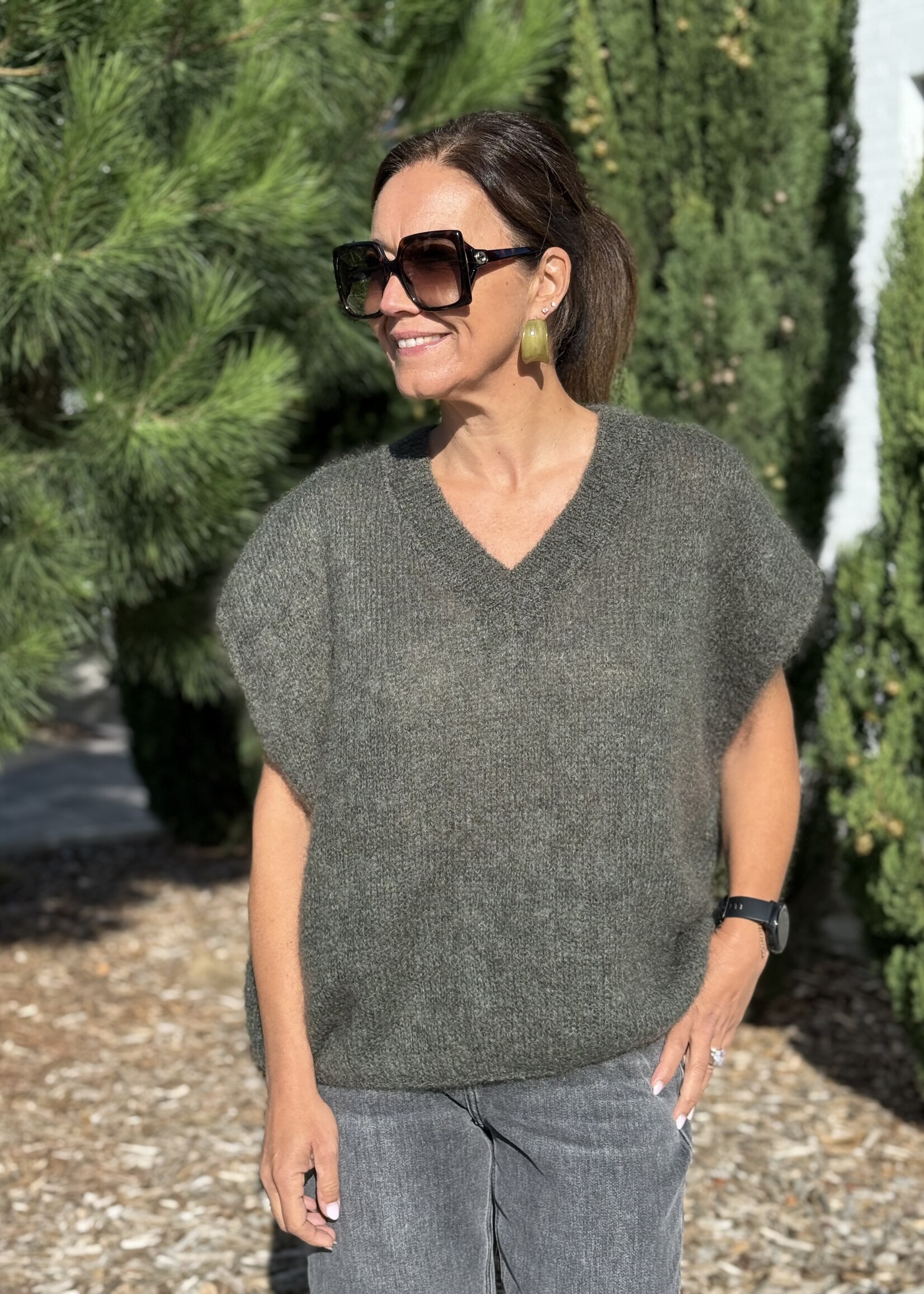 Guts & Goats Anaïs Kaki Pull