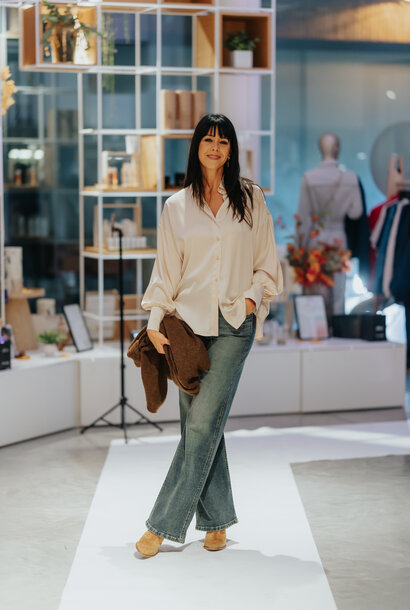 Rosalia Bull Timeless - Vintage Stone