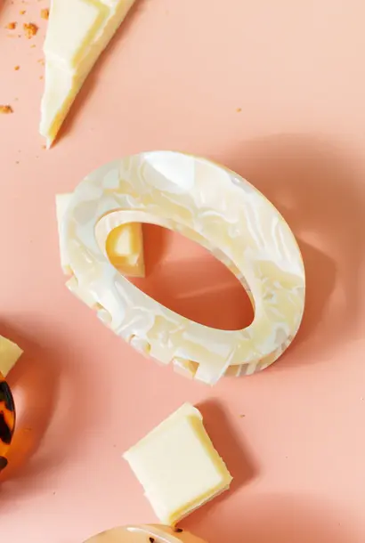 Odette (ronde clip) - Marmer Wit