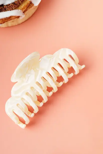 Evelyne (clip) - Marmer Wit