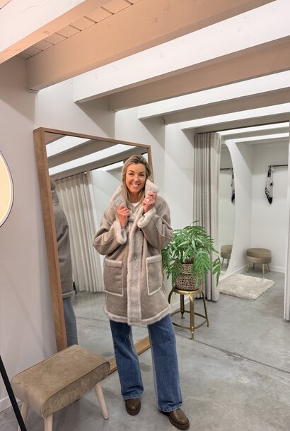 Womans Jacket - Fur Grey