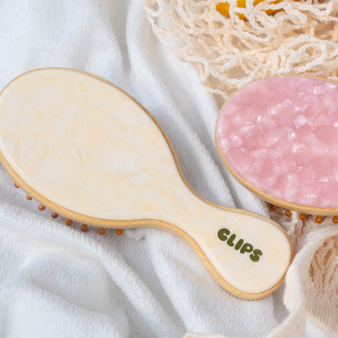 Bobette Mini Bamboo Brush - Botergeel-1