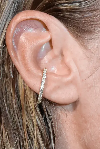 Diamond Hug Earstud Gold