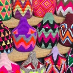 Marokkaanse manden en schalen