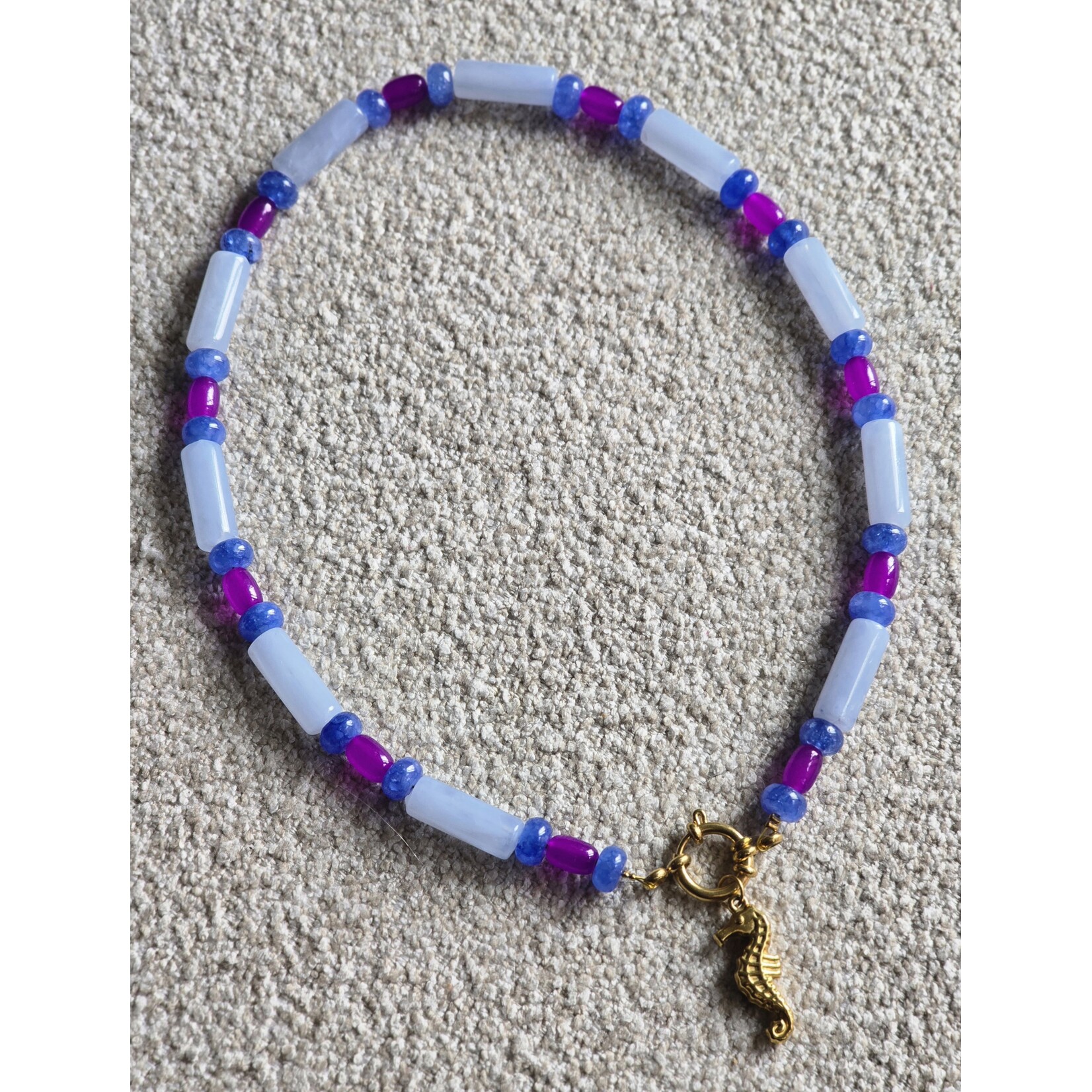 Ketting met bedel | Zeepaardje