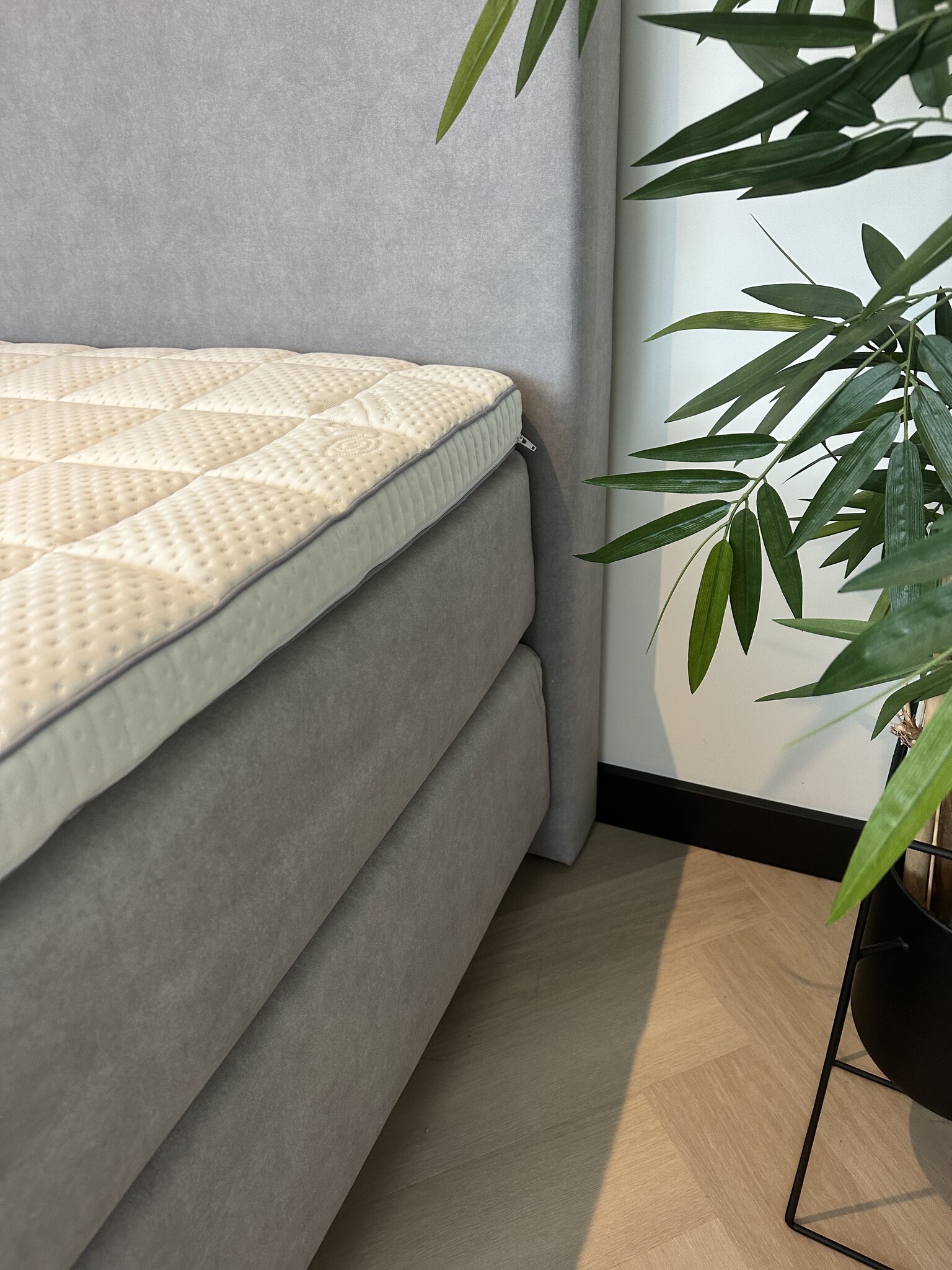 OUTLET | Boxspring 1884 | 180 x 200 | Lichtgrijs