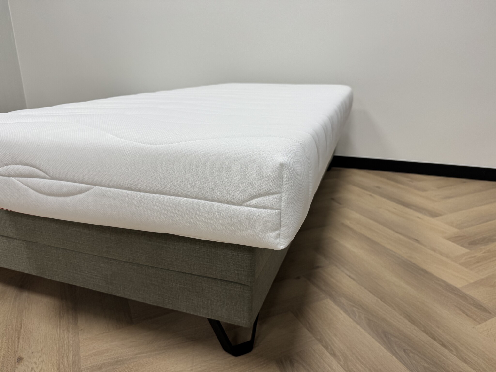 OUTLET | Bronse koudschuim 2100 - 90 x 200 Stevig