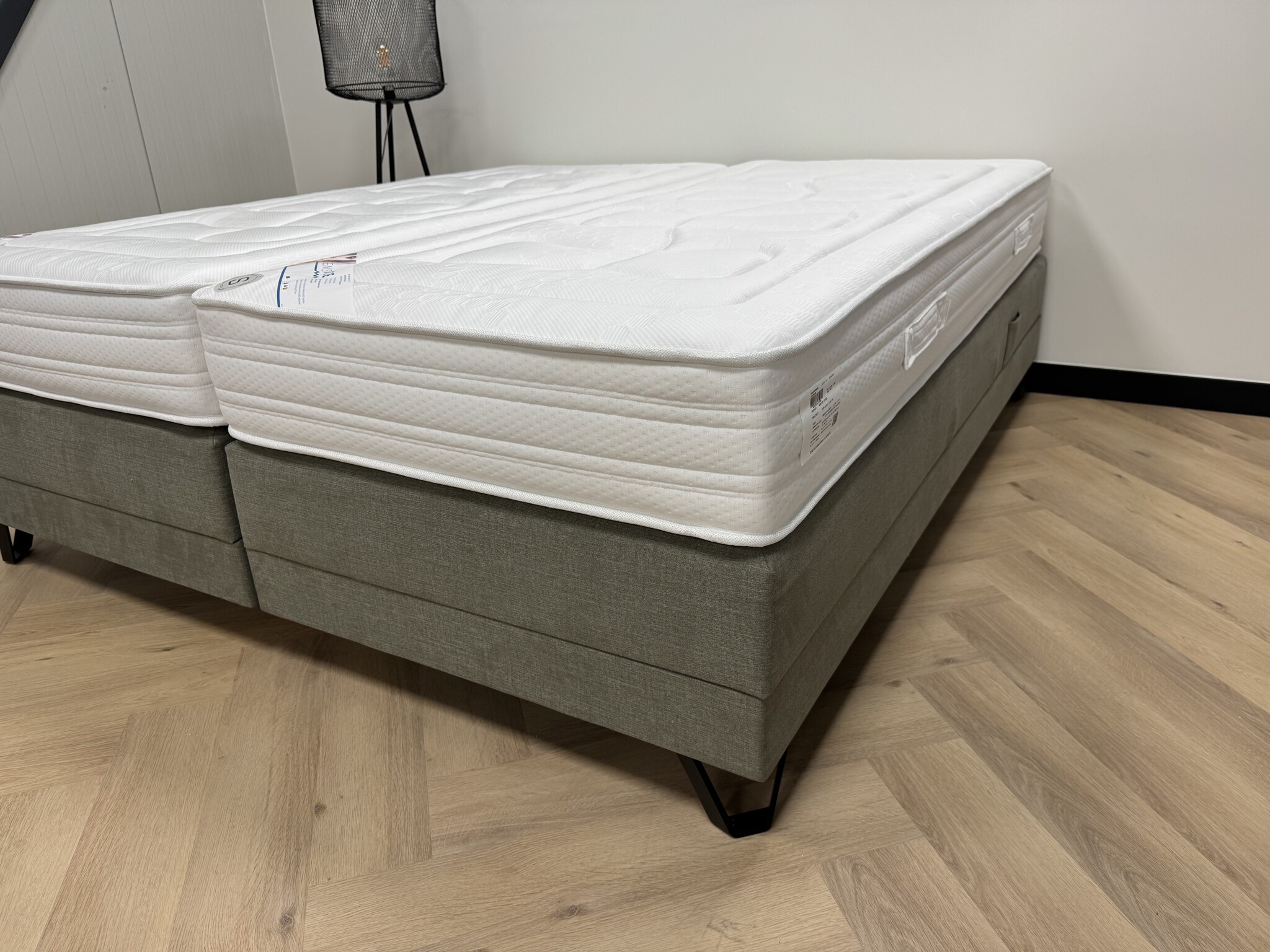 OUTLET | Silver pocketvering 2400 Sense Ice 90 x 200 Soepel