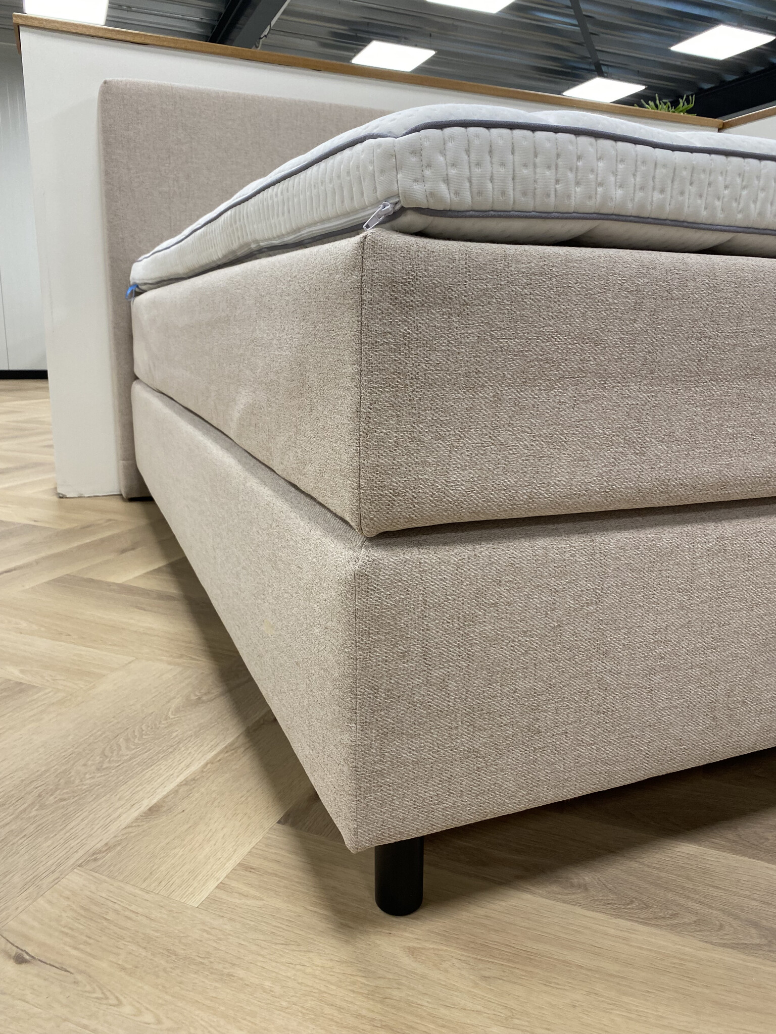 OUTLET | 1884 180 x 200 Beige