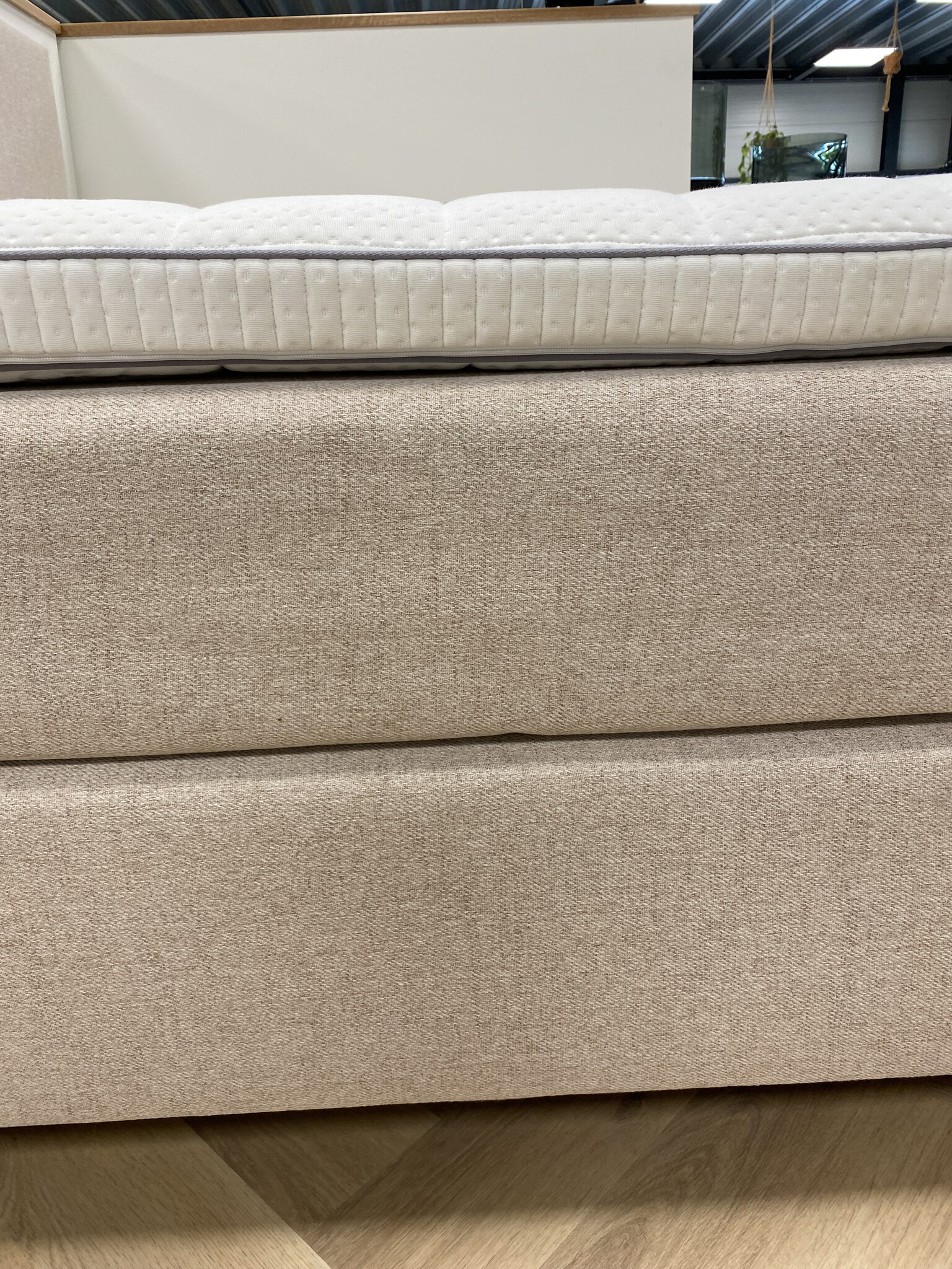 OUTLET | 1884 180 x 200 Beige