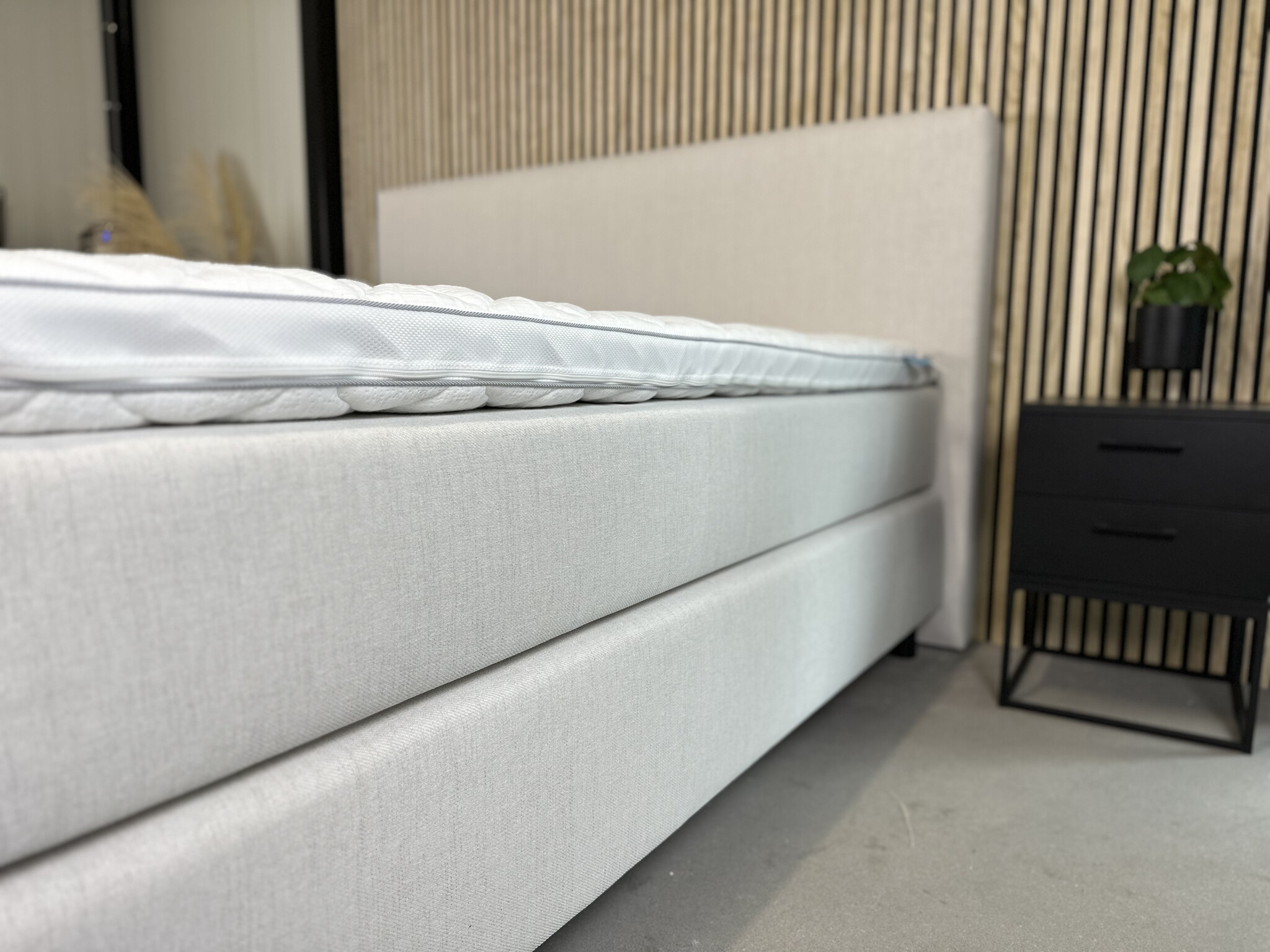 OUTLET | 1884 160 x 200 licht beige
