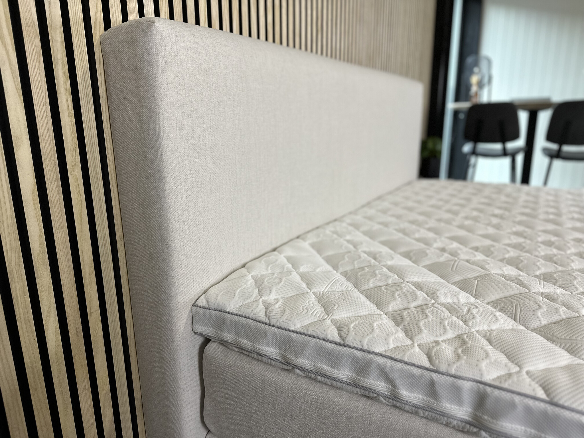 OUTLET | 1884 160 x 200 licht beige
