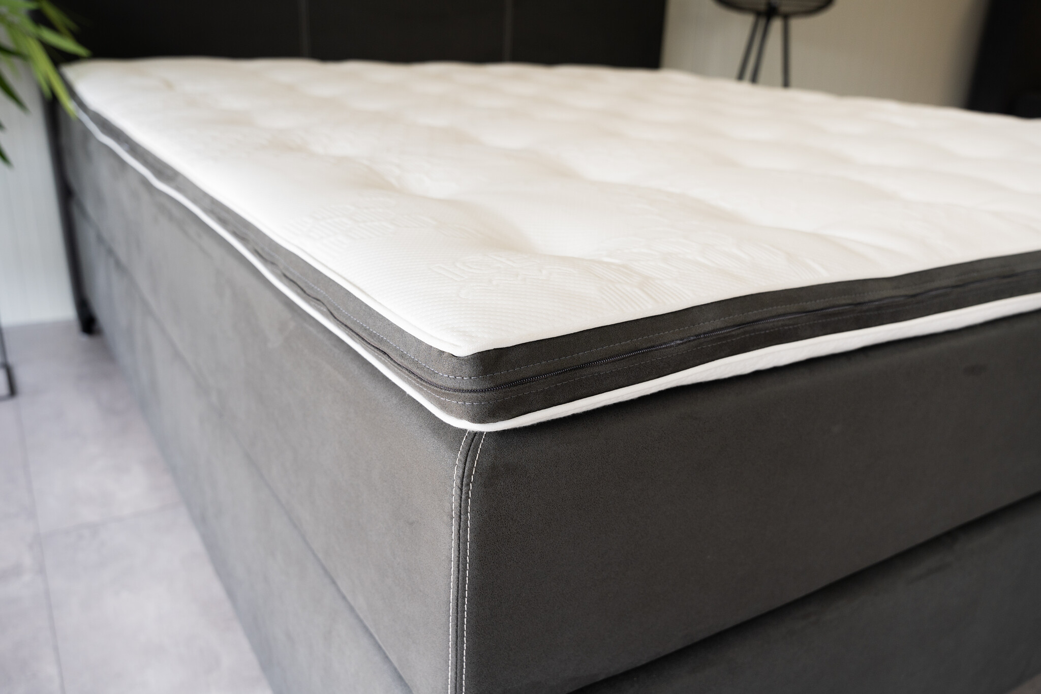 OUTLET | Madrid 180 x 200 - Geveerde onderboxen
