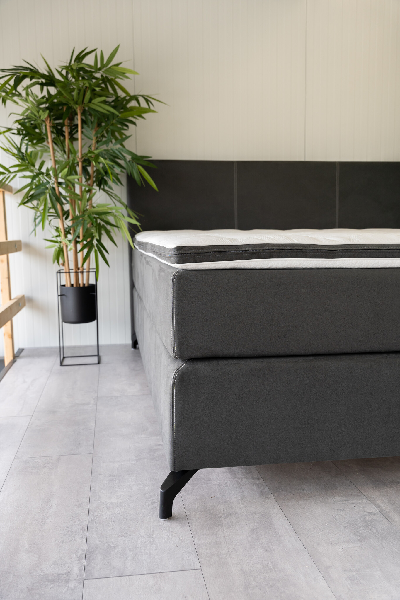 OUTLET | Madrid 180 x 200 - Geveerde onderboxen