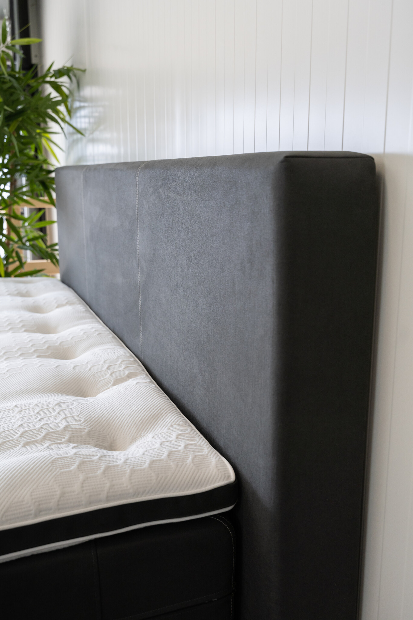 OUTLET | Madrid 180 x 200 - Geveerde onderboxen