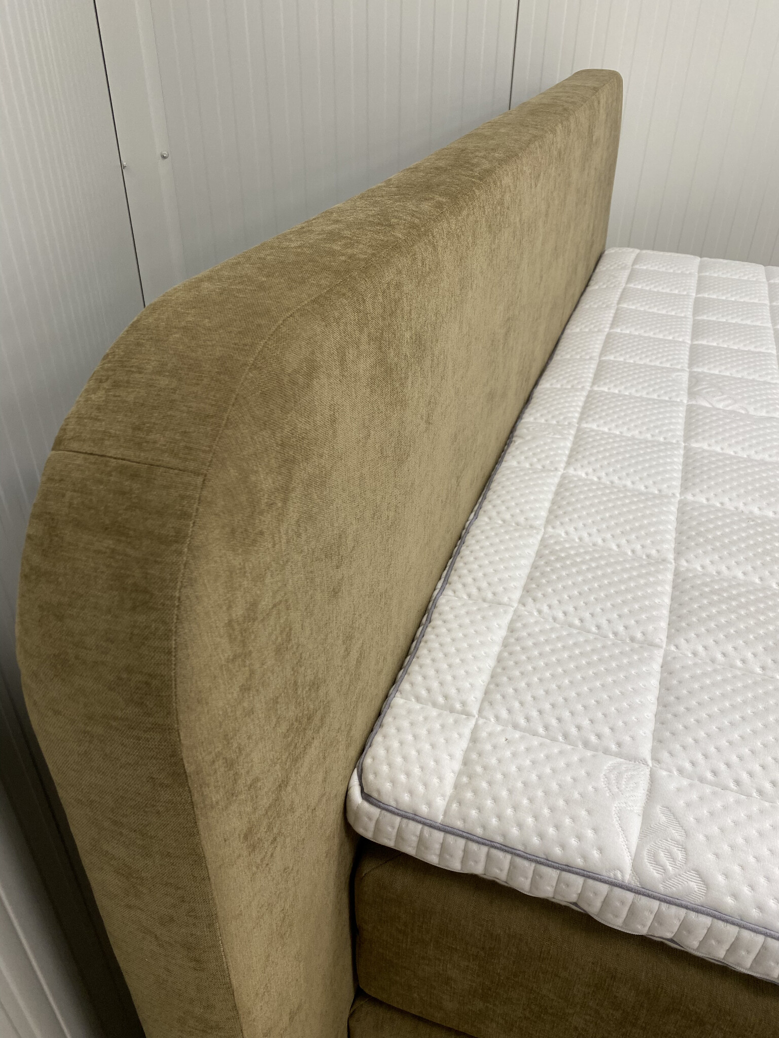 Boxspring Oase - Geveerde onderboxen
