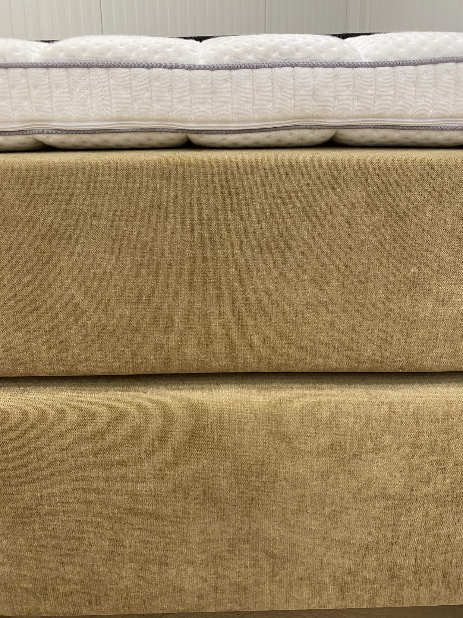 Boxspring Oase - Geveerde onderboxen