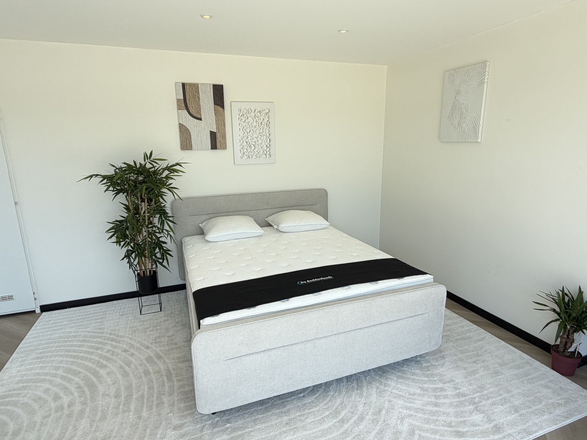 Elektrische Boxspring Cyber - Meeverende onderboxen
