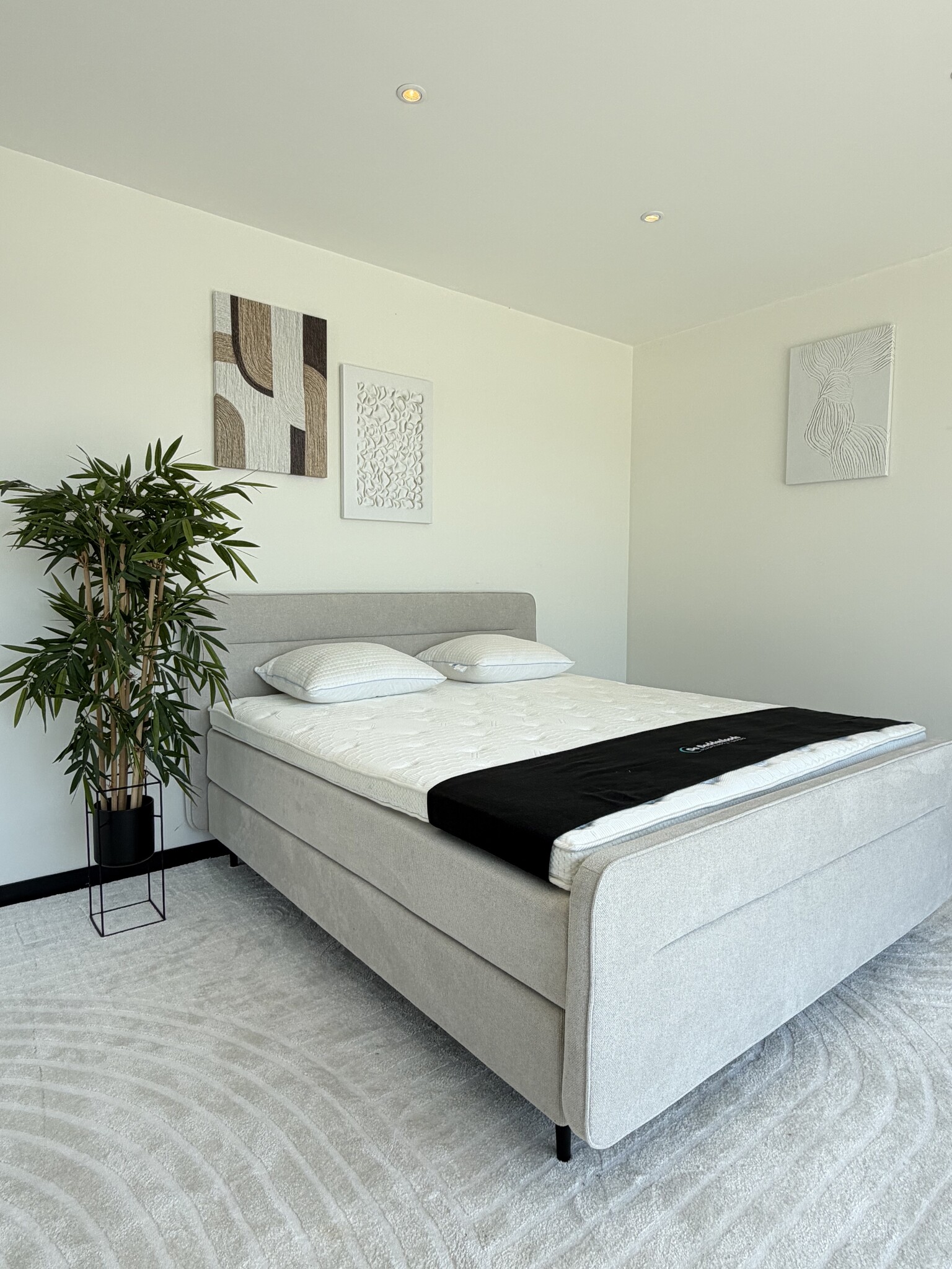 Boxspring Cyber - Meeverende Onderboxen