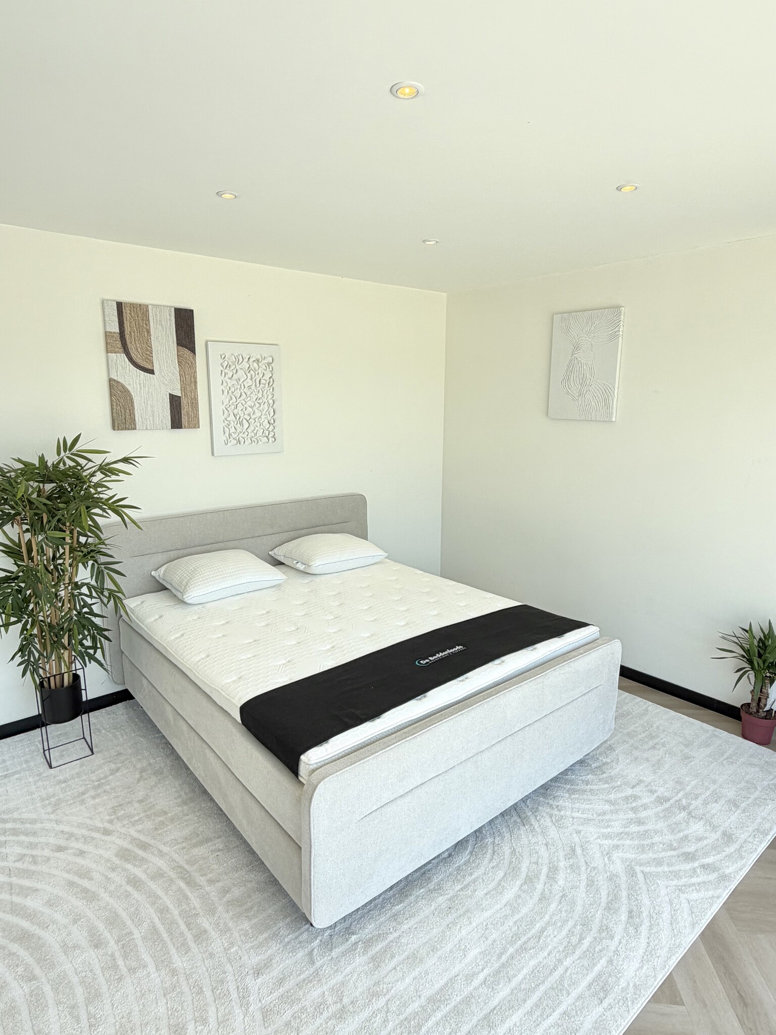 Boxspring Cyber - Meeverende Onderboxen