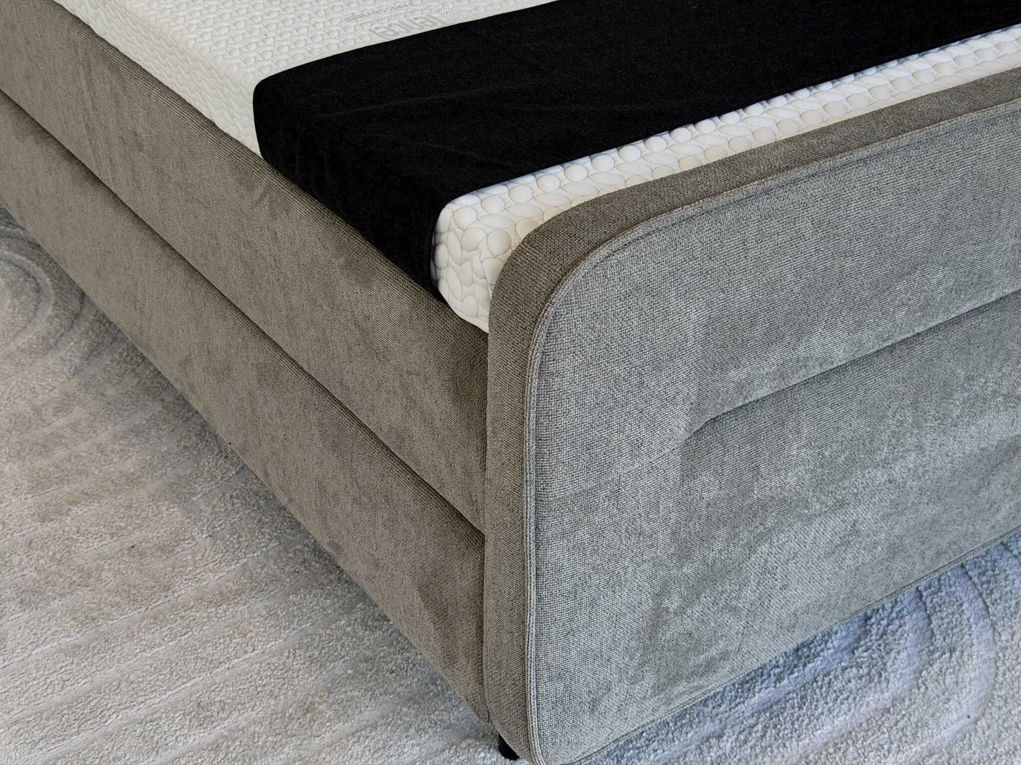 Boxspring Cyber - Meeverende Onderboxen