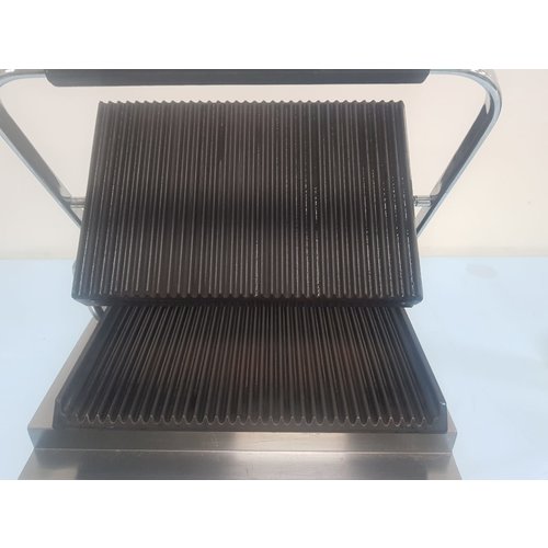 BARTSCHER A150674 - Ribbed Flat and Bottom Contact Grill