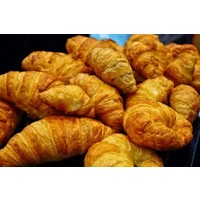 Straight Croissant (120 each case) 60 g