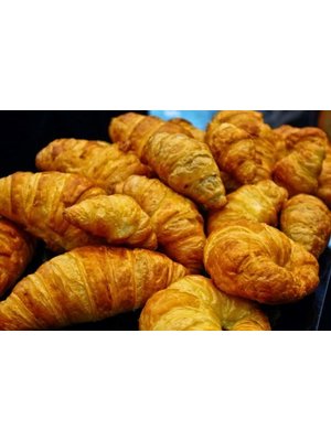 LA ROSE NOIRE Whole Wheat Croissant Straight (260 each case) 30 g each