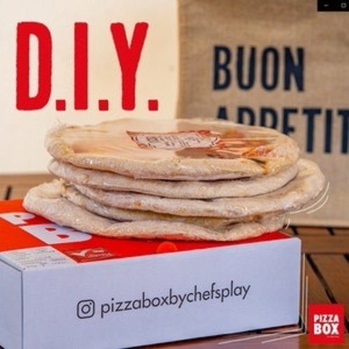 PIZZA BOX BY CHEF'S PLAY DIY Pizza Box Signature (5 Frozen Pizza Bases)