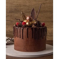 Chocolate Classic Cake 7 Inches 2 KG (good for 6-8 persons)