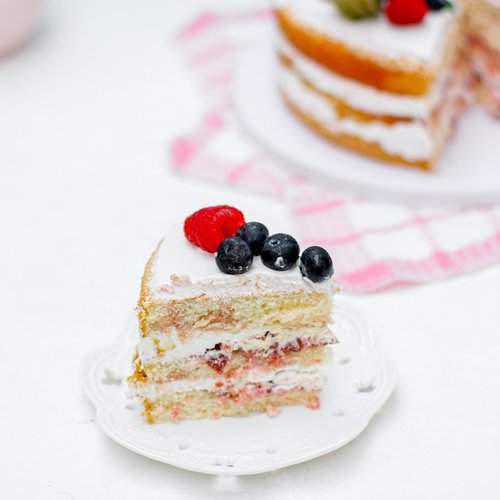 Vanilla Fruit Cake 8 Inches (good for 8 persons)