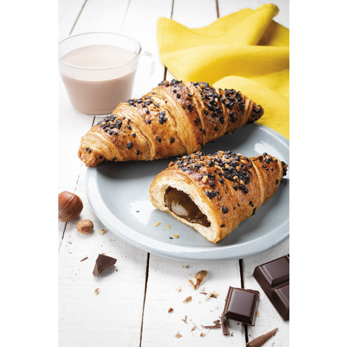 NEUHAUSER Cocoa and hazelnut croissant 60 Pcs x 85 Grams