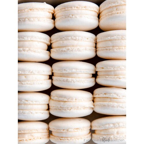 DGF SERVICE & ROYAL White Mini Macaron Shells 1 Box (128 Pcs x 6 Grams)