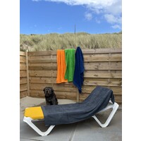 Donkergrijs strandlaken