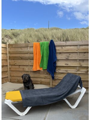 Donkergrijs strandlaken