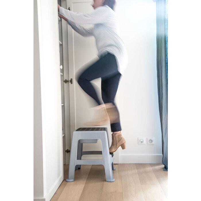 Power Tower Power Tower krukje met 2 treden, opberggedeelte en anti-slip poten. EN14183