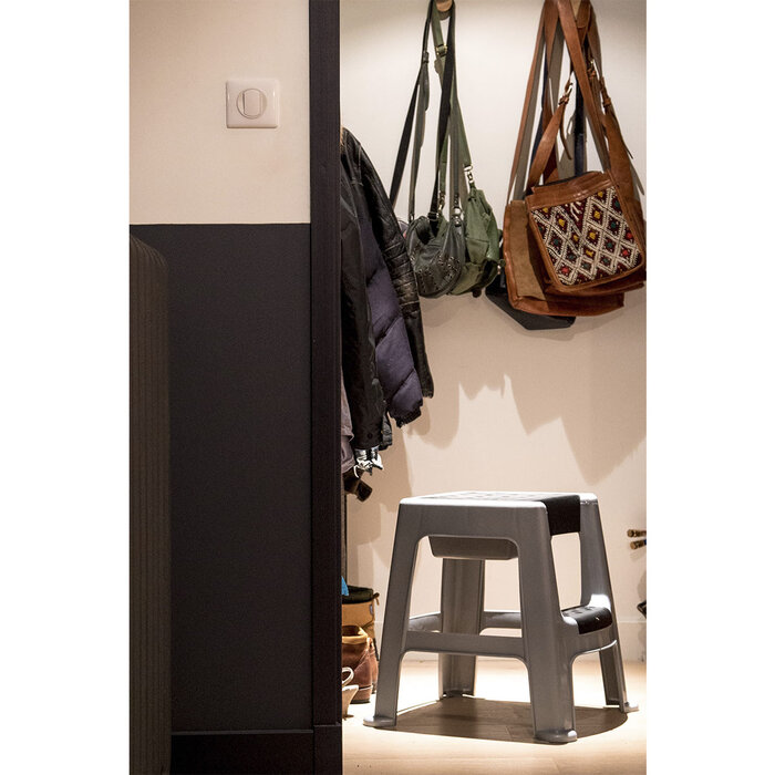 Power Tower Tabouret Power Tower avec 2 marches, espace de rangement et pieds antidérapants. EN14183