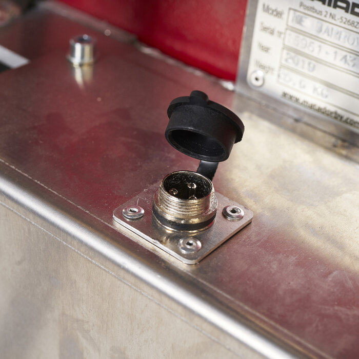 Matador E-barrow brouette électrique brouette aluminium avec bidon hdpe rouge, 90 L Pneu anti-crevaison