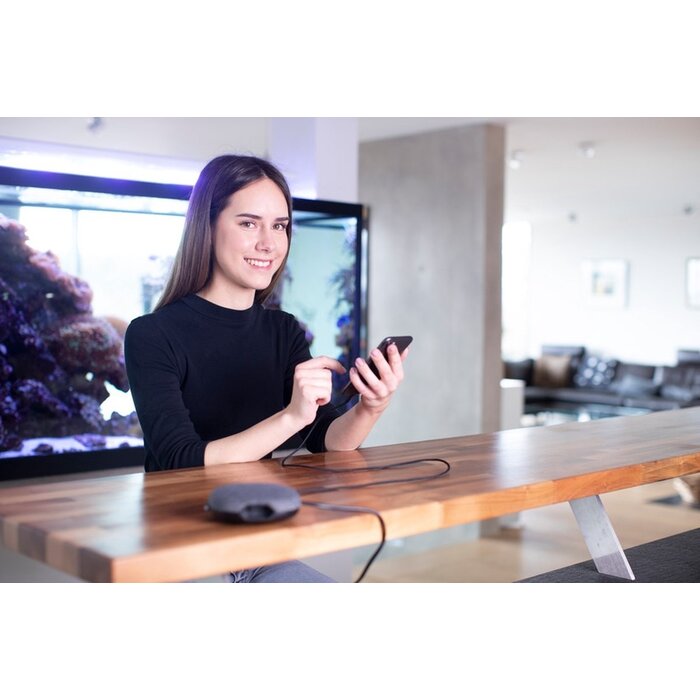 Brennenstuhl Station de charge Brennenstuhl estilo avec surface textile 1x Europlug et 2x USB noir/anthracite