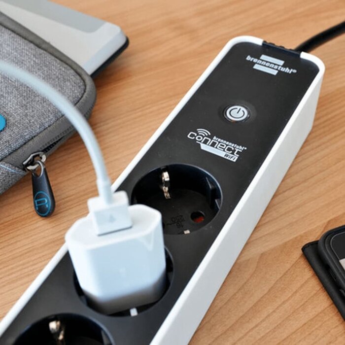 Brennenstuhl Brennenstuhl Smart Socket 3x WLAN, inkl. Alexa und Google Assist, 1,5m weiß/schwarz