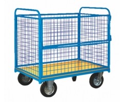 Chariot à plate-forme avec grillage tout autour et capacité de charge de 400 kg. Ouvert sur un côté long.