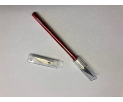 Precisie hobby mes met aluminium grip van 120mm lang, schuin vervangbaar mes en 5 extra mesjes.