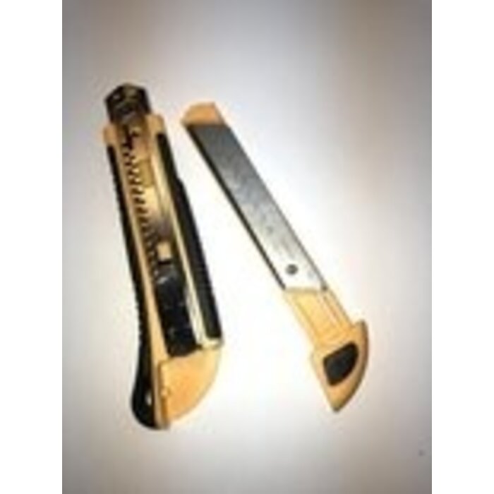 Luxe en degelijk afbreekmes voorzien van messenmagazijn en  automatisch laadstation.