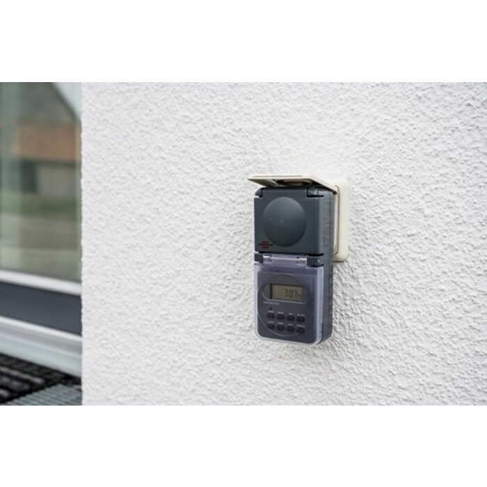 Brennenstuhl Brennenstuhl 1506706 Zeitschaltuhr/Steckdosenleiste digital 24h-Modus IP44 Programmierbare EIN/AUS-Einstellungen, Sommerzeitsteuerung, RND-Modus