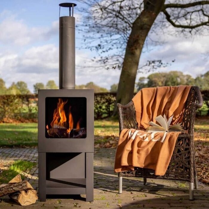 Esschert Design Esschert Design - Poêle d&#039;extérieur avec rangement pour le bois noir - Cheminée - Acier - Noir