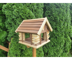 Dutchlander Luxury Bird feeder mountain hut American style with feeder on stand
