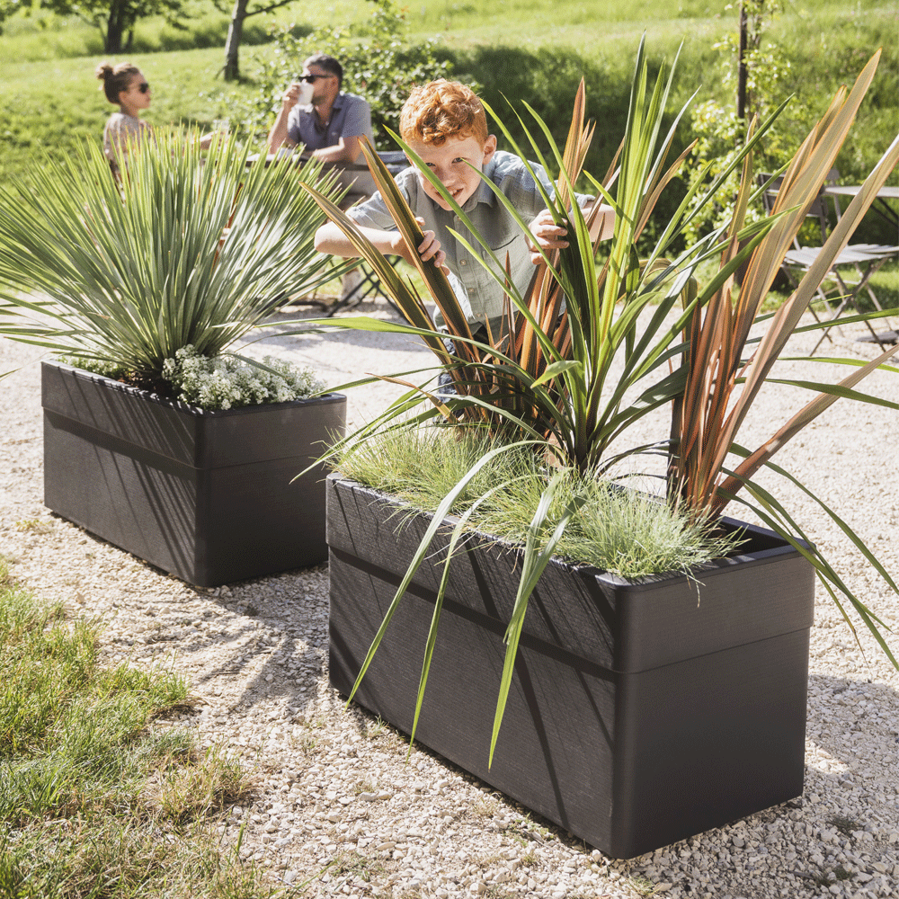 EDA Carel -  Plantenbak - rechthoekig -79 x 40 x 39 cm - met Wielen – 63 L – Dubbelwandig – Mat Grijs