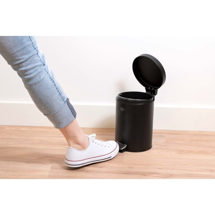 Dirt Devil Treteimer 3 Liter - Abfalleimer - Edelstahl - Schwarz