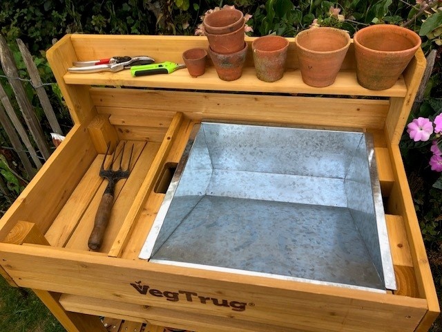 Esschert Design VegTrug - Oppottafel DeLuxe – 100% FSC® Hout – Ergonomische Tuin Oppottafel met Opbergruimte