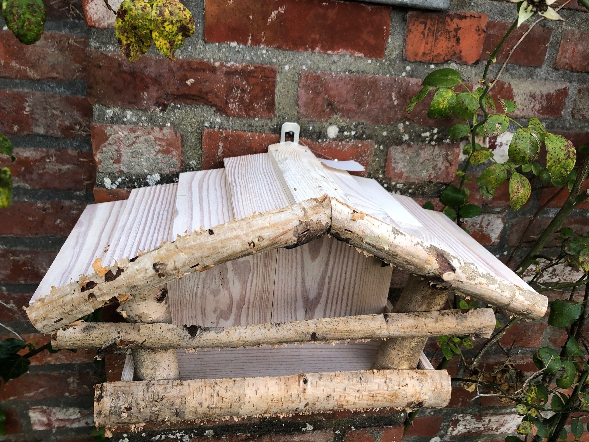 Dutchlander Vogelfutterspender - Wandhalterung - Birkenholz - 39x19x24 cm